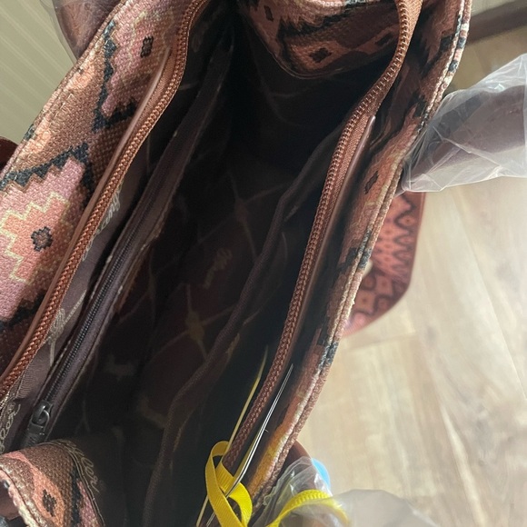 Wrangler Aztec Print Tote Bag - Brown & pink - Picture 5 of 14